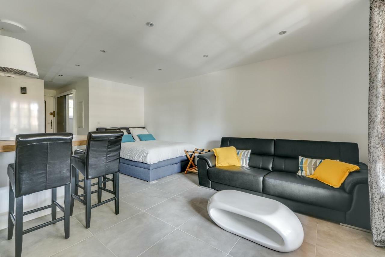 Le Hameau Des Pins Apartman Saint-Raphaël Kültér fotó